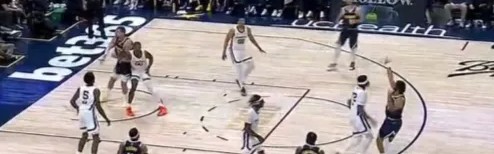 开云体育下载-默里弧顶三分一箭穿心再中，个人首节已砍下11分