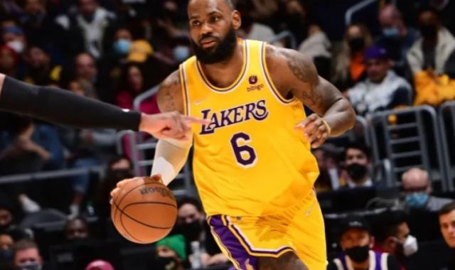 开云体育APP-近5场进攻效率联盟第2 老詹才是湖人进攻唯一答案