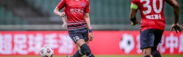 【中超】黄希扬远射制胜 重庆1比0送青岛7连败