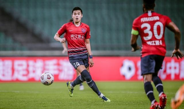 【中超】黄希扬远射制胜 重庆1比0送青岛7连败